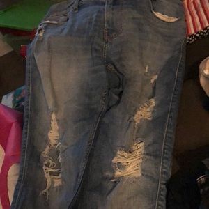 Men’s distressed jeans